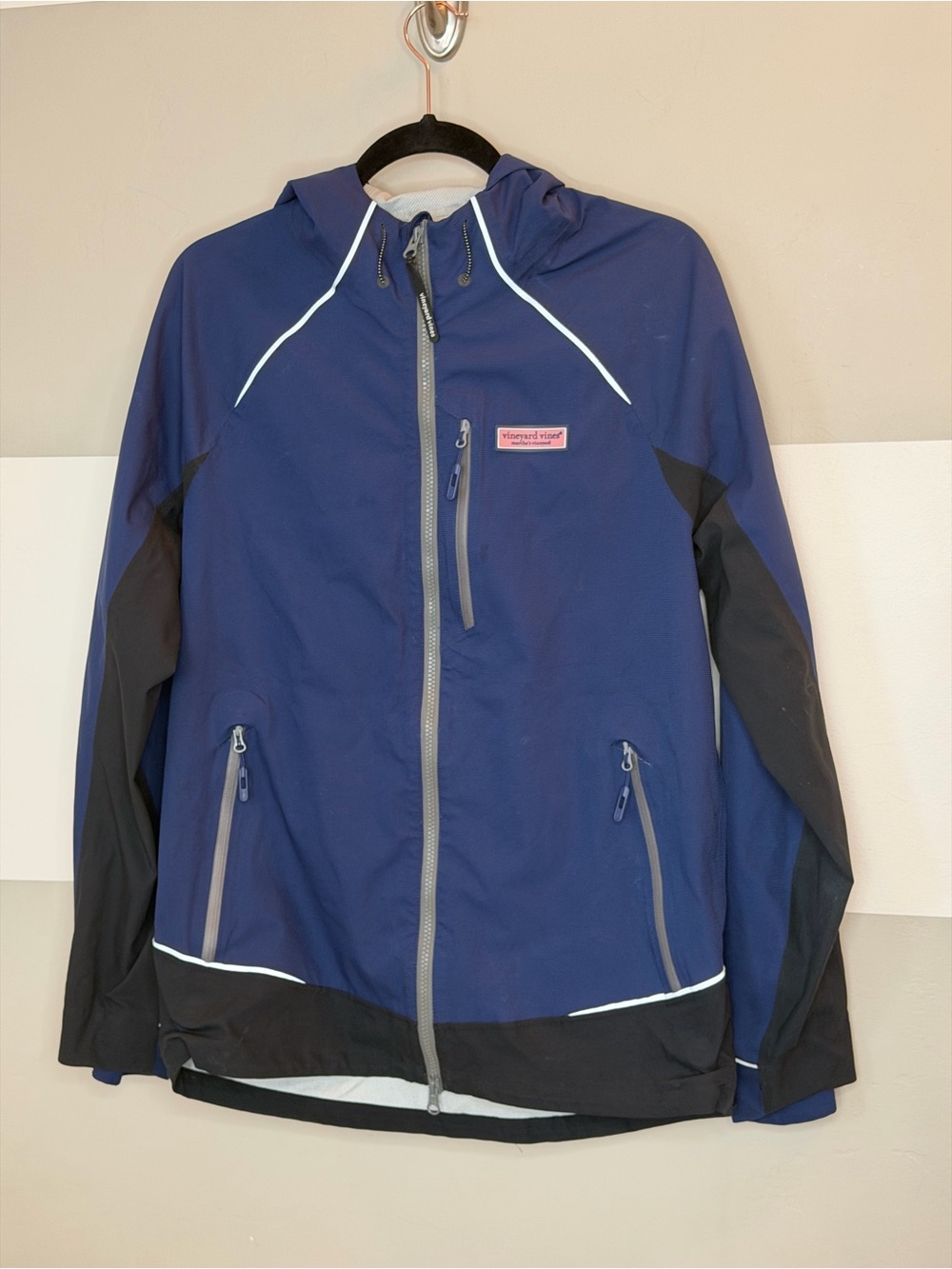 Vineyard Vines Navy and Black Hooded Rain Jacket small